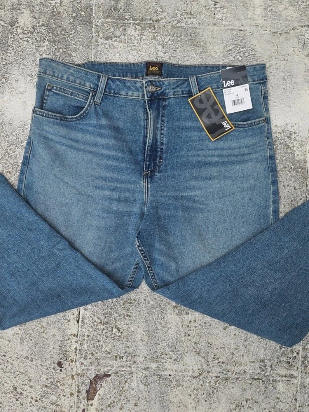 LEE Women Jeans Capri Pant Blue Denim Mid Rise Push Back Jeans Size 18 NWT